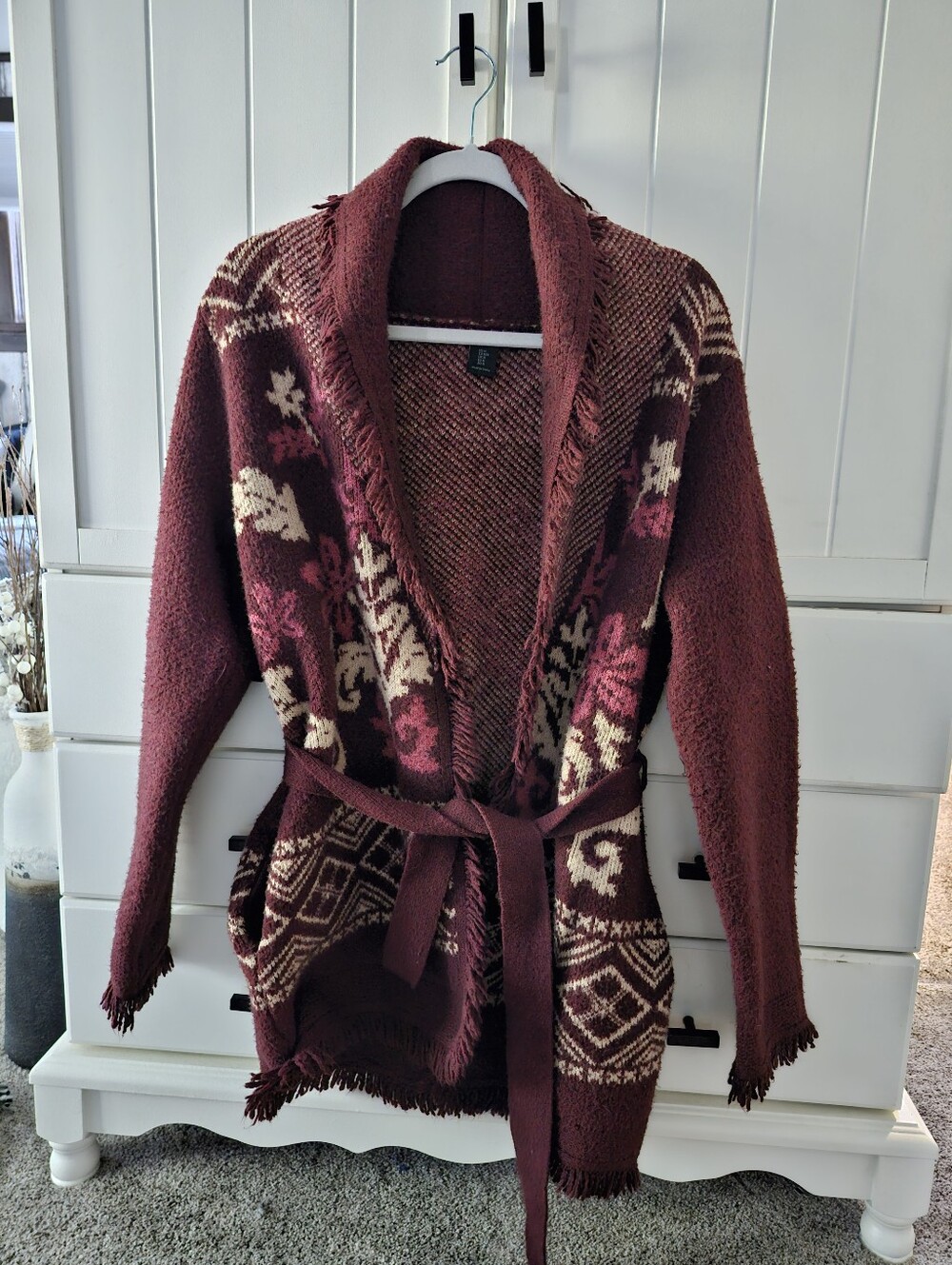 Tahari Maroon Patterned Shawl Collar Belted Sweater Cardigan W Pockets Sz M